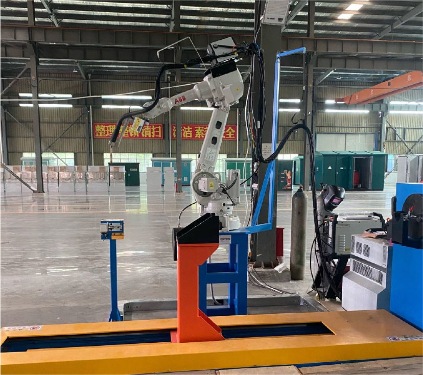 全自動(dòng)焊接機(jī)器人